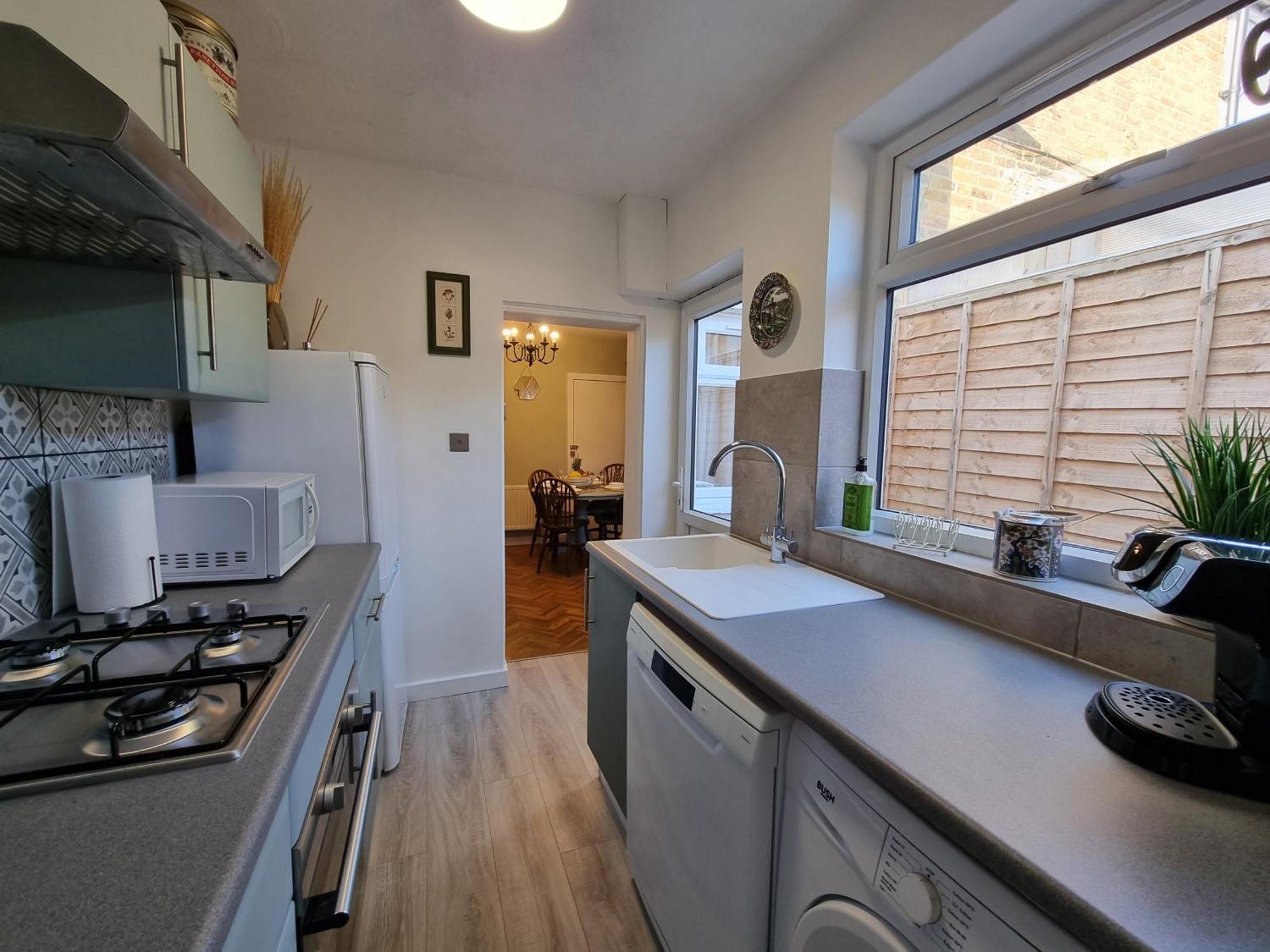 Cute Cottage In Egham Heathrow- 7 Guests 3 Bedrooms Exterior foto